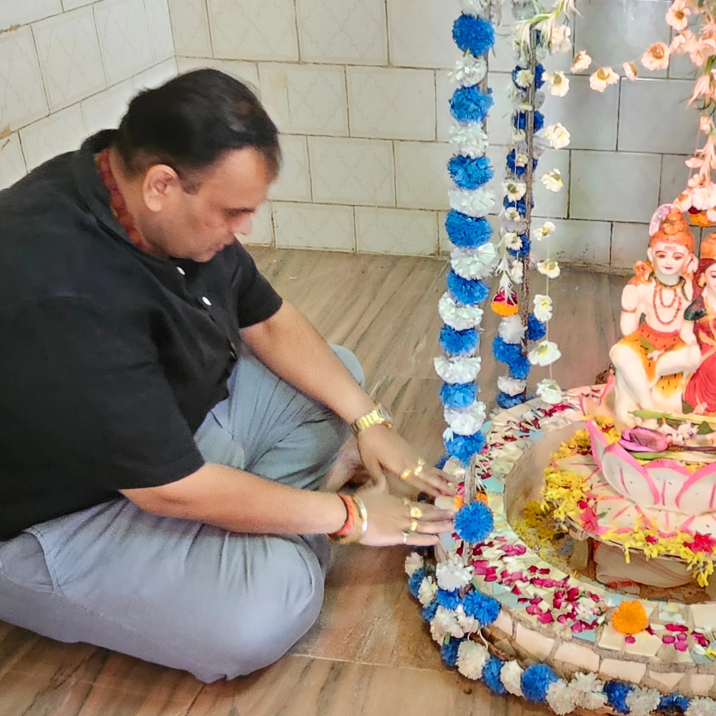 શિવરાત્રીના પાવન દિવસે મારા ગામ કાની-આટીયા ફળીયામાં આસુતોષ મહાદેવના દર્શન કર્યા.